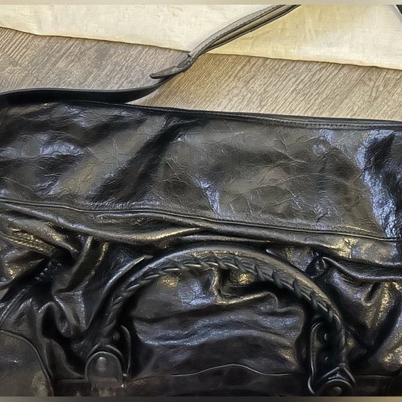 Black gently used Balenciaga purse. Only worn a few times. In great condition. - Picture 3 of 4